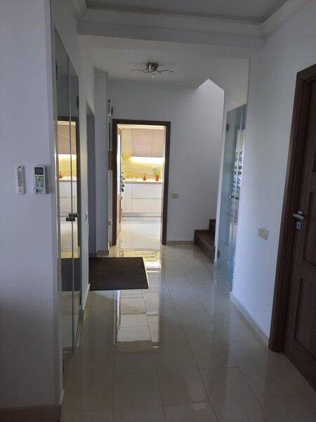 Ilfov, Casa de vanzare plus spatiu comercial