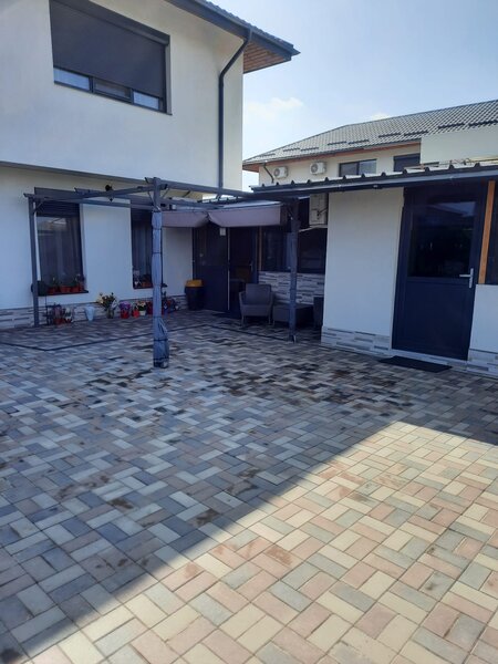 Ilfov, Casa de vanzare plus spatiu comercial