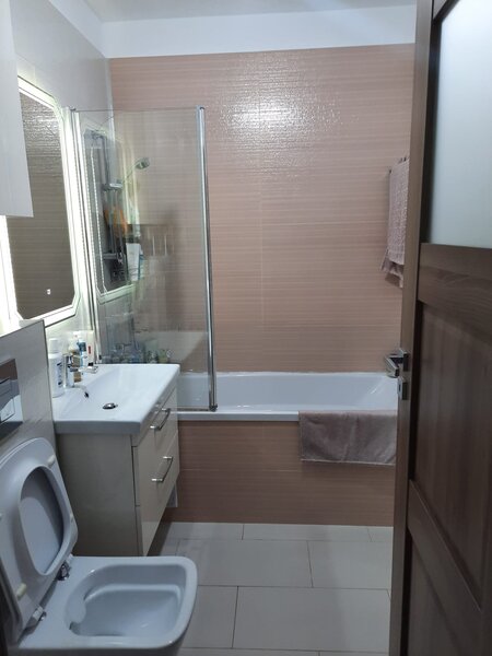 Ilfov, Casa de vanzare plus spatiu comercial