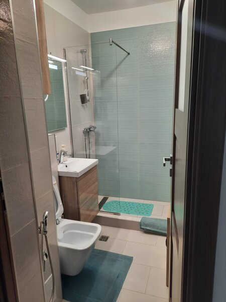 Ilfov, Casa de vanzare plus spatiu comercial