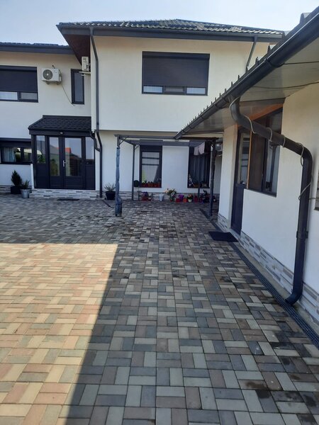 Ilfov, Casa de vanzare plus spatiu comercial